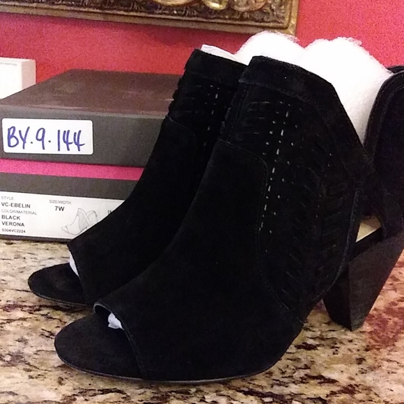 **0506 Vince Camuto Ebelin Bootie - Picture 8 of 8